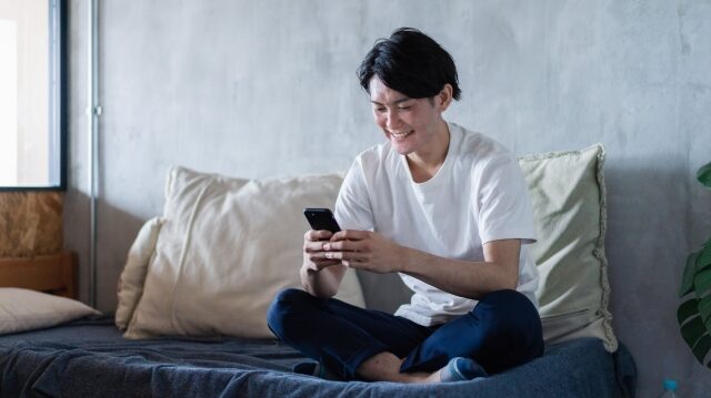 メタバースがスマホでも楽しめる図